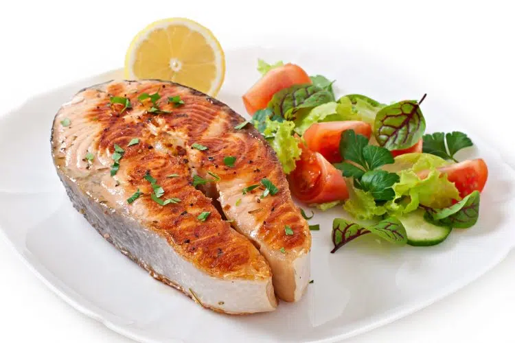 Grilled Salmon With Salad