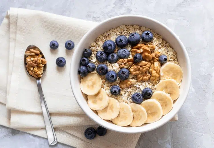 Oatmeal with Bananas and Blueberries