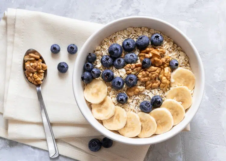 Oatmeal with Bananas and Blueberries