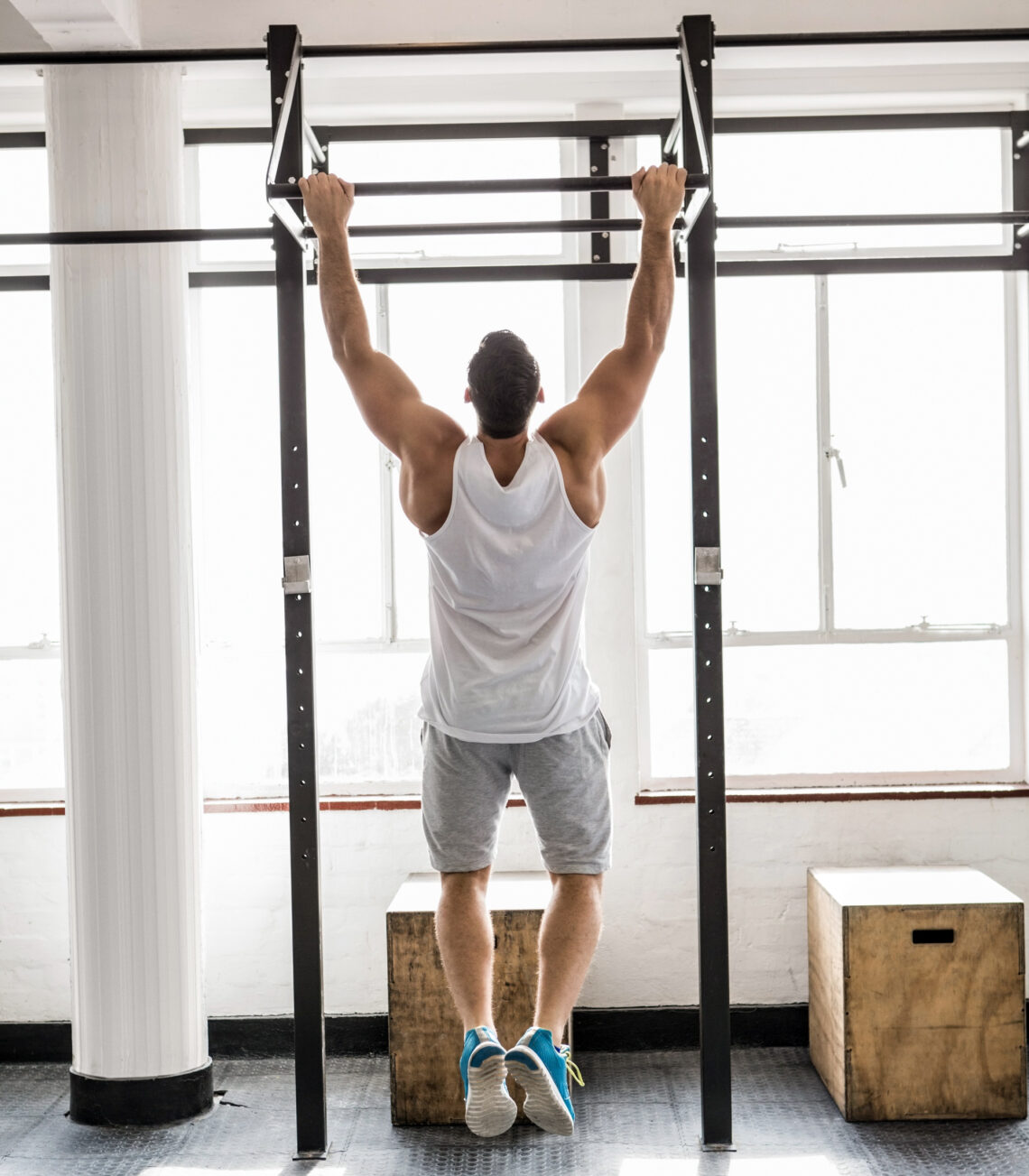How a 2-Minute Hanging Habit Transforms Your Body (Science Explained)