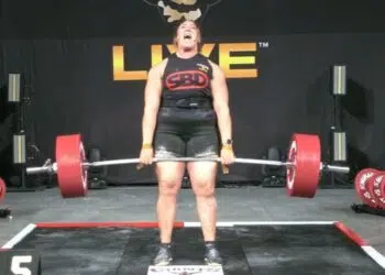 Lucy Underdown Sets Deadlift World Record