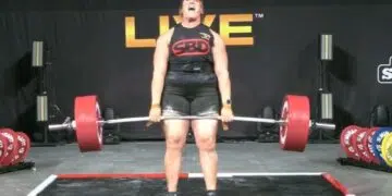 Lucy Underdown Sets Deadlift World Record