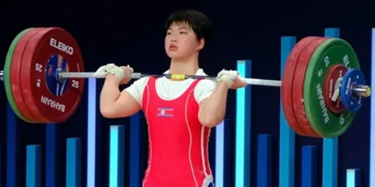 Suk Ri Sets Clean Jerk And Total World Records