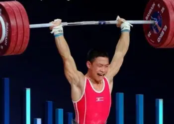 Won Ju Ri Sets C J World Record