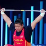 Yan Li Sets Snatch World Record