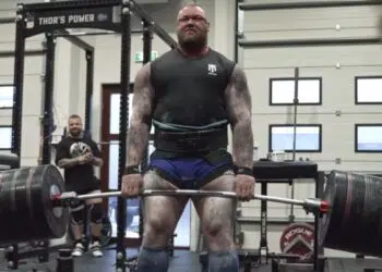 Hafthor Bjornsson Locks Out 470 Kg 1 036 2 Lb Elephant Bar Deadlift