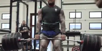 Hafthor Bjornsson Locks Out 470 Kg 1 036 2 Lb Elephant Bar Deadlift
