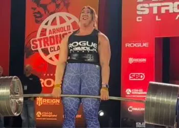 Lucy Underdown Sets Elephant Bar Deadlift World Record
