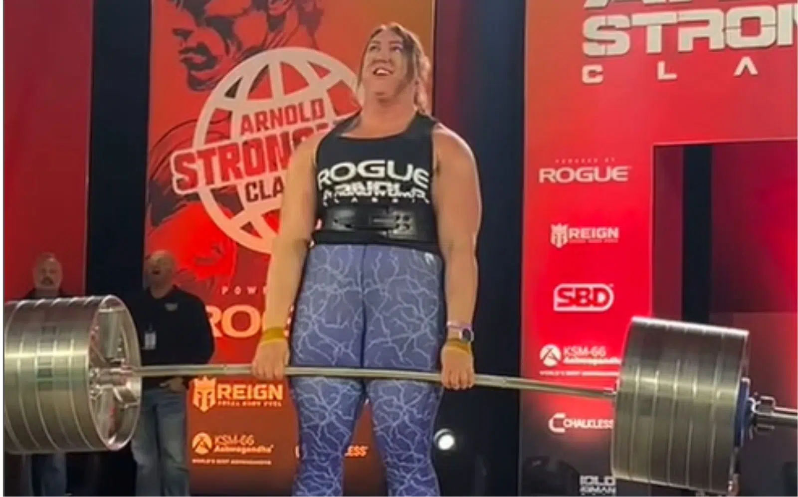 Lucy Underdown Sets Elephant Bar Deadlift World Record