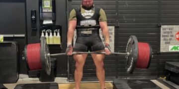 Mitchell Hooper Locks Out 525 Kg Elevated Deadlift