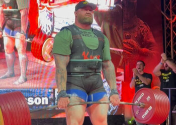 Hafthor Bjornsson Deadlifts