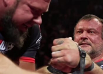 Devon Larratt Beats Alex Kurdecha