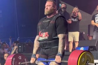 Hafthor Bjornsson 400 Kg 881 8 Lb Deadlift Amrap World Record