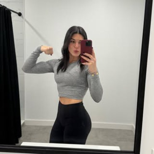 Daniella Melo photo